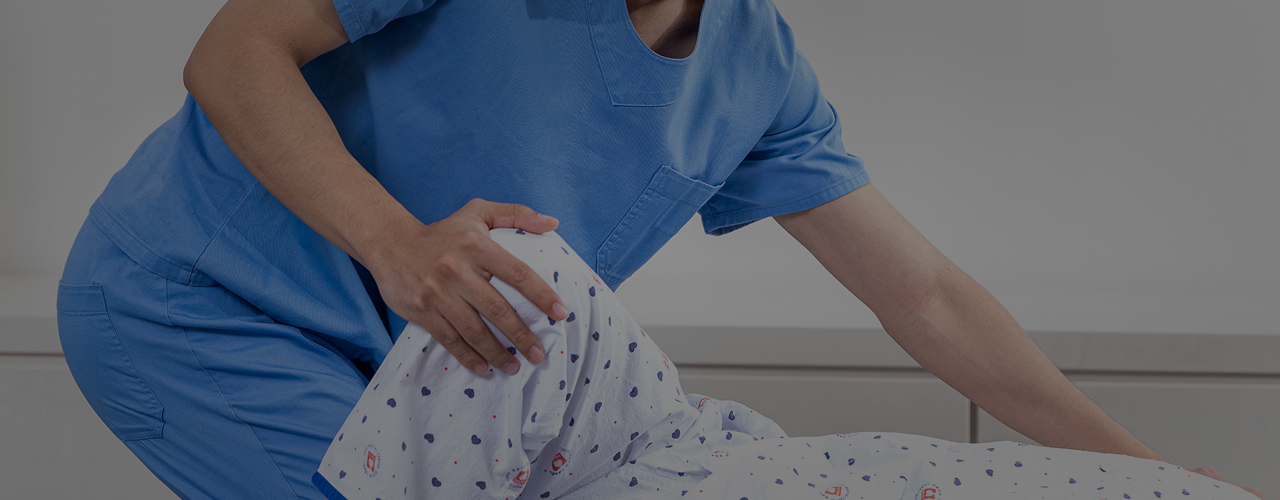 공장형이 아닌, 원장이 직접 받아보고 검증을 거친 숙련된 도수치료사가 환자마다 맞춤형 도수치료를 진행합니다.